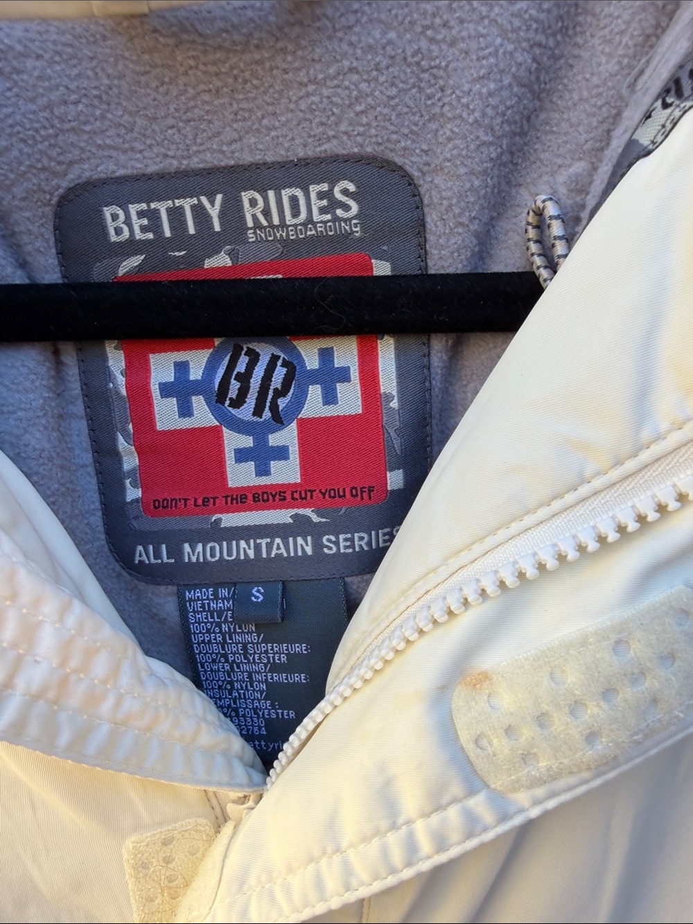 BETTY RIDES Snowboard/Ski Jacket - Picture 3 of 6